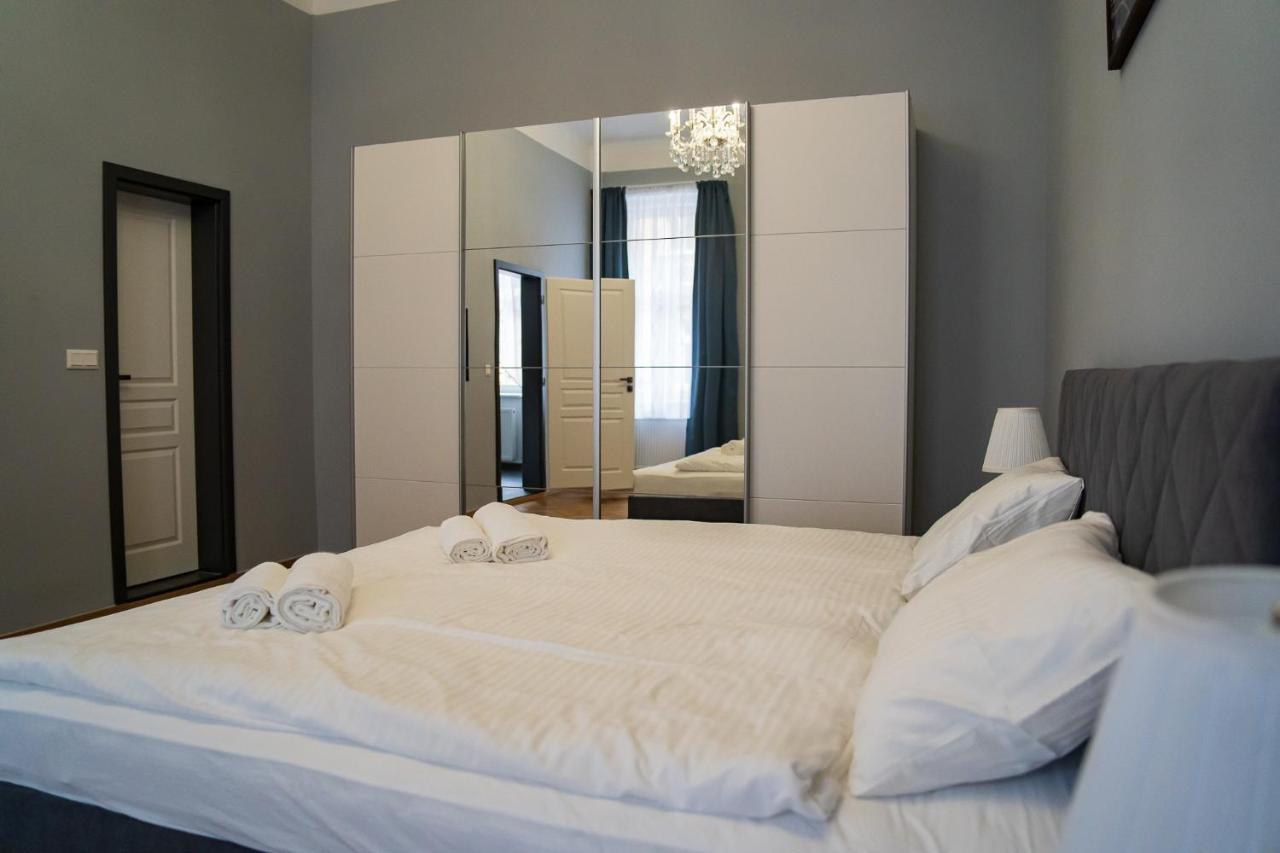 Top Class Apartments In Carlsbad Bulharska Street Κάρλοβι Βάρι Εξωτερικό φωτογραφία